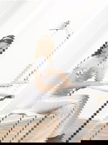 Beurer MG-16 Mini Aparato de Masaje Vibratorio Rojo para Oficina Hogar Viaje