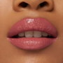 Essence Satin Glow Barra de Labios Luminosa 02-Blushin It