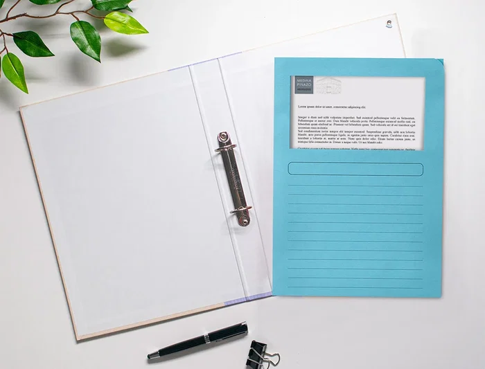 Q-connect Subcarpeta de Cartulina DIN A4 Azul 120 g/m² con Ventana Transparente - Certificado Blue Angel