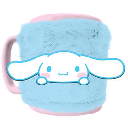 PYRAMID Taza Cinnamoroll Hello Kitty con Funda de Peluche Cerámica 440ml Apta Microondas Lavavajillas