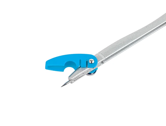 Liderpapel Compás Sencillo con Protector de Punta y Mina de 2 mm, Colores Surtidos en Estuche Transparente