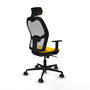 Silla de oficina Jorquera con mecanismo Sincro tapizada con Tela color Amarillo y malla color Gris. Equipada con lumbar 1D, Brazos 1D, Cabecero 2D y Ruedas 65mm nailon