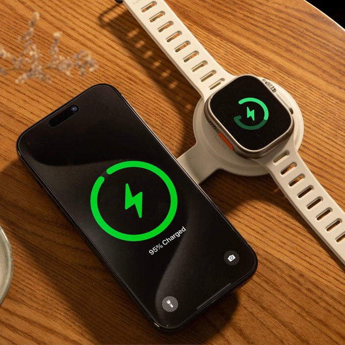 Native Union Voyage 2-in-1 Qi2 Foldable Wireless Charger Sand