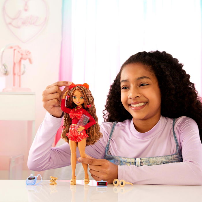 Barbie HYC23 Equipo de Muñeca y Accesorios Teresa, Muñeca y Accesorios con Temática de Videojuegos, Para Niños +4 Años