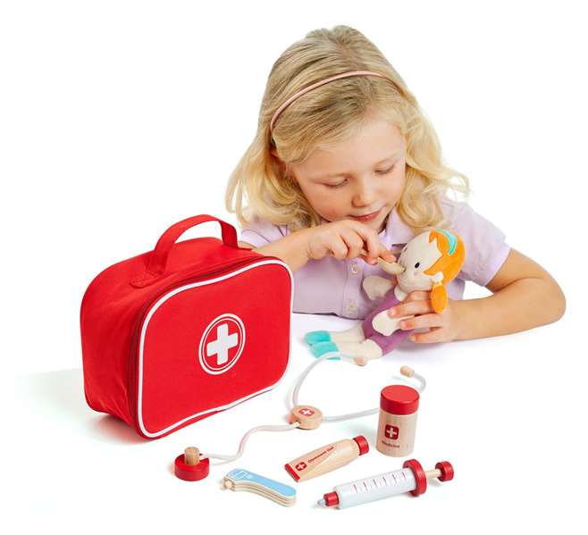 Molto Maletín Doctor Madera con 7 Accesorios 23x16x8 cm