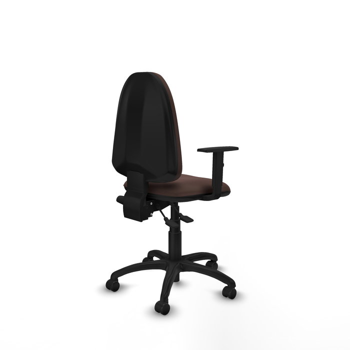 Silla de oficina Aýna con mecanismo Asincro tapizada con Similpiel color Marrón oscuro. Equipada con Base poliamida negra, Brazos 1D y Ruedas de parqué Silla de oficina Aýna con mecanismo Asincro tapizada con Similpiel color Marrón oscuro. Equipada con Base poliamida negra, Brazos 1D y Ruedas de parqué