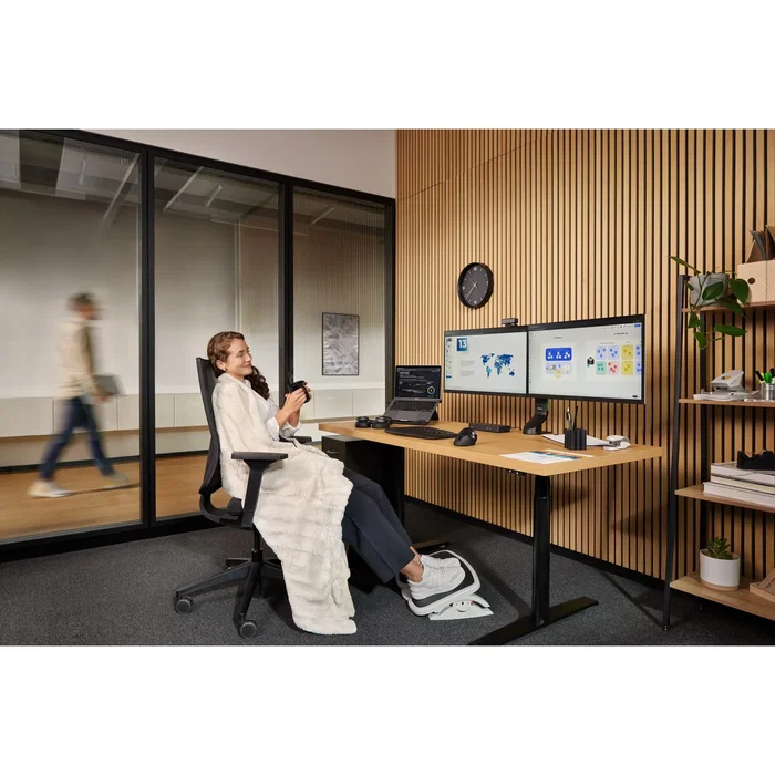 Kensington W2000 Cámara Web 1080p Full HD USB Negro con Enfoque Automático, Micrófono Omnidireccional, Tapa de Privacidad y Compatible con Zoom, Teams, Meet