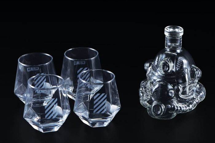 Fallout Licorera con 4 Vasos T-51