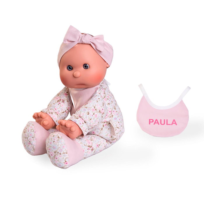 Muñecas Antonio Juan Mi Primer Dolly con Babero Personalizable 83205 - Muñeca Bebé de Tela Suave 36 cm - Juguete para Niñas y Niños +3 años