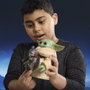 Hasbro Star Wars: The Mandalorian & Grogu Figura Electrónica Grogu Abrazador & Anzellano 17 cm