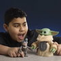 Hasbro Star Wars: The Mandalorian & Grogu Figura Electrónica Grogu Abrazador & Anzellano 17 cm