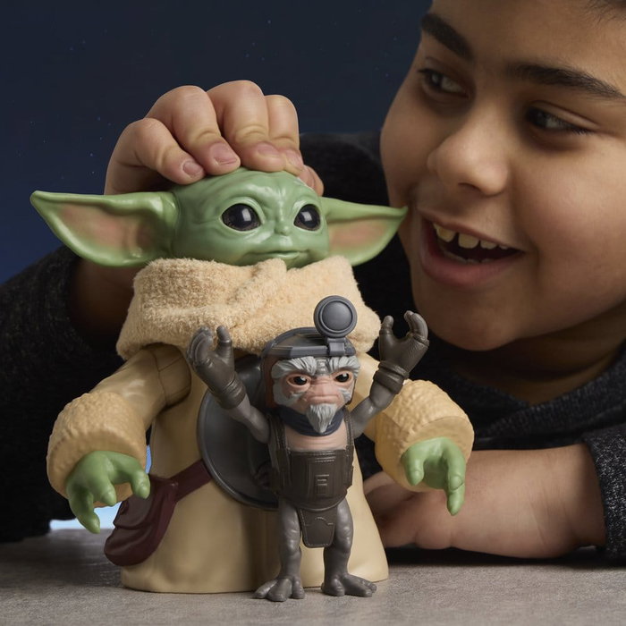 Hasbro Star Wars: The Mandalorian & Grogu Figura Electrónica Grogu Abrazador & Anzellano 17 cm
