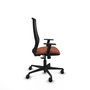 Silla de oficina Mardos con mecanismo Sincro tapizada con Tela color Marrón y malla color Negro. Equipada con lumbar 1D, Brazos 1D y Ruedas 65mm nailon