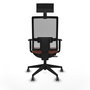 Silla de oficina Horna con mecanismo Sincro/Traslack tapizada con Tela color Marrón y malla color Gris. Equipada con lumbar 1D, Brazos 1D, Cabecero Fijo y Ruedas 65 mm parqué