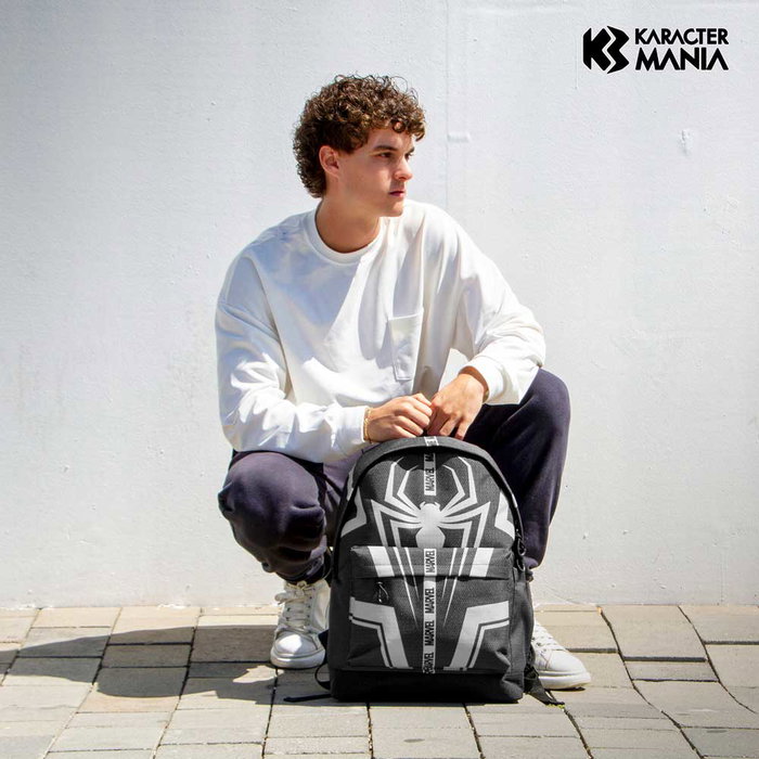 Marvel Spiderman Mochila HS PLUS Town Negra 23L, Ripstop Antigoteo, Espalda Transpirable, Compartimento Porta-portátil