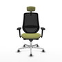 Silla de oficina Mardos con mecanismo Sincro/Traslack tapizada con Tela color Verde oliva y malla color Negro. Equipada con lumbar 1D, Brazos 3D, Cabecero 2D y Ruedas 65 mm parqué