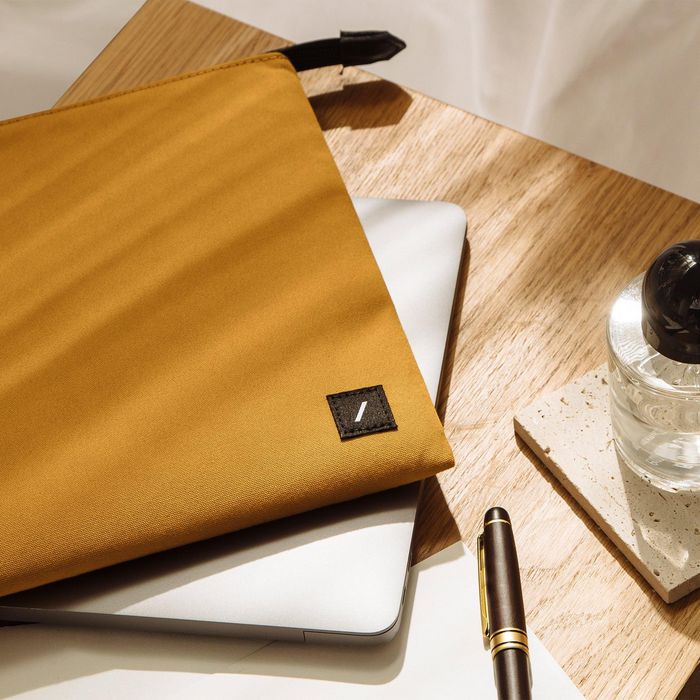 Native Union W.F.A Sleeve para MacBook 16 pulgadas, Kraft