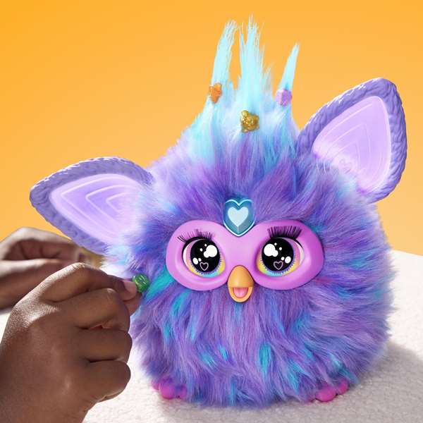Furby color violeta con reconocimiento de voz y 5 modos de juego, orejas que cambian de color y reproduce musica personalizada en modo de baile 12,7x22,9x22,9 cm