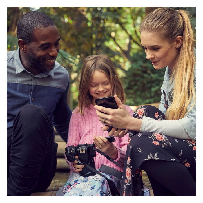 Canon EOS 250D Kit Cámara Réflex Digital 24.1 MP APS-C CMOS 4K UHD Pantalla Táctil Vari-Ángulo con Objetivo EF-S 18-55mm f/3.5-5.6 IS III - Negro Canon EOS 250D Kit Cámara Réflex Digital 24.1 MP APS-C CMOS 4K UHD Pantalla Táctil Vari-Ángulo con Objetivo EF-S 18-55mm f/3.5-5.6 IS III - Negro