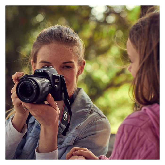 Canon EOS 250D Kit Cámara Réflex Digital 24.1 MP APS-C CMOS 4K UHD Pantalla Táctil Vari-Ángulo con Objetivo EF-S 18-55mm f/3.5-5.6 IS III - Negro Canon EOS 250D Kit Cámara Réflex Digital 24.1 MP APS-C CMOS 4K UHD Pantalla Táctil Vari-Ángulo con Objetivo EF-S 18-55mm f/3.5-5.6 IS III - Negro