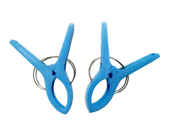 Soportes Plásticos Pinza para Silla de Playa, Set de 2 Unidades, Modelos Surtidos Soportes Plásticos Pinza para Silla de Playa, Set de 2 Unidades, Modelos Surtidos