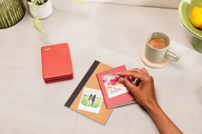 Canon SELPHY QX20 Impresora de Fotos Portátil por Sublimación - Inalámbrica (Wi-Fi, Bluetooth), Impresión sin Bordes, Color Rojo Terracotta, Ref. 6754C001