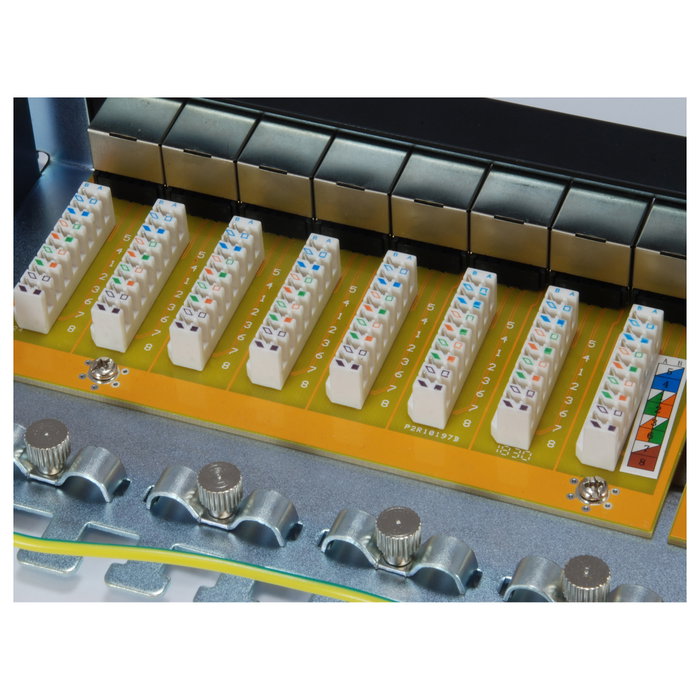 Equip 326625 Patch Panel 19" 1U 24 Puertos RJ45, Categoría 6A (Cat6A), Negro