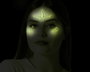 Joyas Faciales Adhesivas Iridiscentes Glow in the Dark con Diseño Frontal y Pómulos