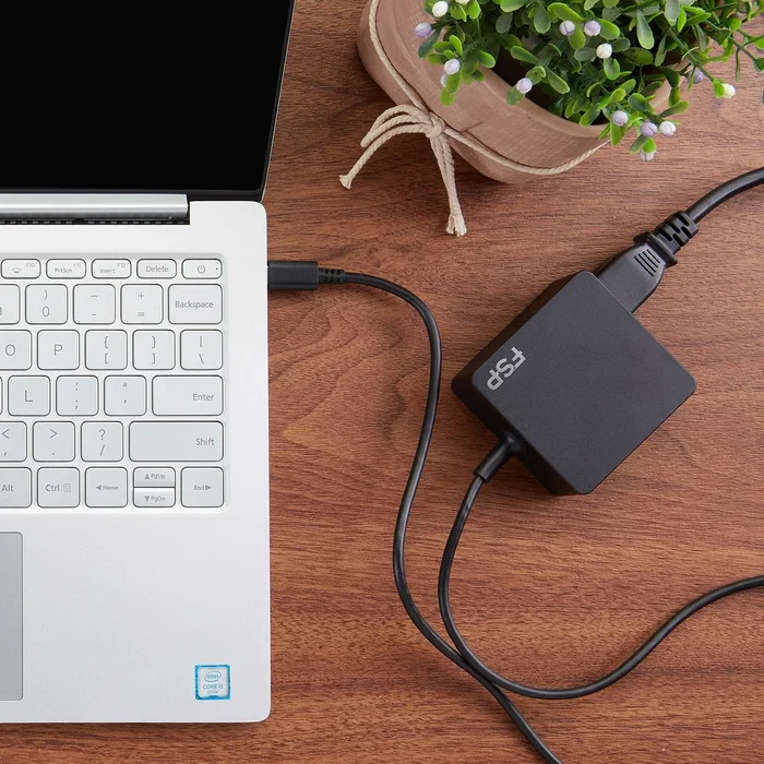 FSP Adaptador de Corriente 65W USB-C 3.1