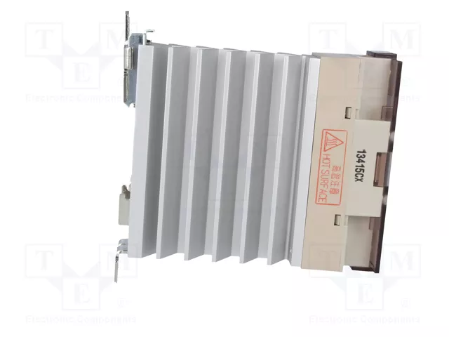 OMRON G3PE Relé de semiconductor 25A 100-240VAC 12-24VDC OMRON G3PE Relé de semiconductor 25A 100-240VAC 12-24VDC