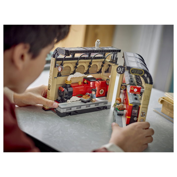 LEGO Harry Potter Book Nook Expreso de Hogwarts 76450 Juego de Construcción de Sujetalibros de Diorama