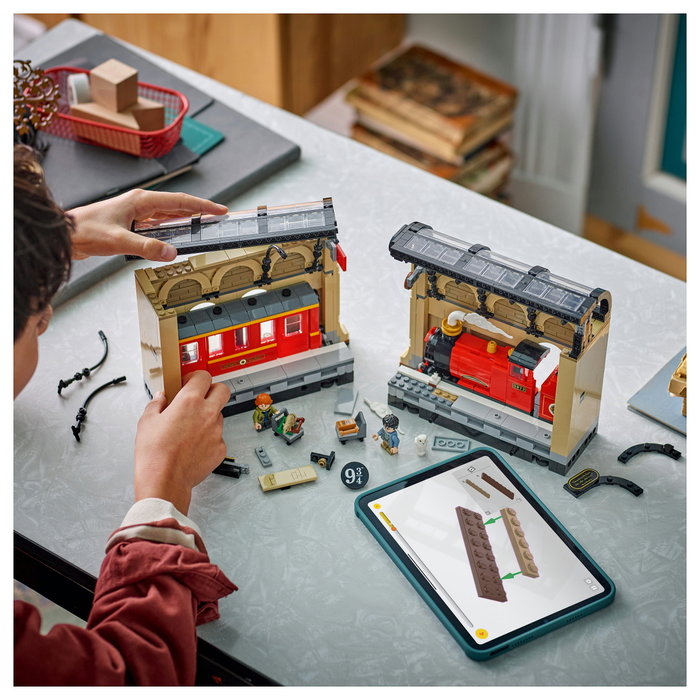 LEGO Harry Potter Book Nook Expreso de Hogwarts 76450 Juego de Construcción de Sujetalibros de Diorama