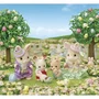 Sylvanian Families Muñecas Lapin Marguerite, con Huevos para Esconder Dulces
