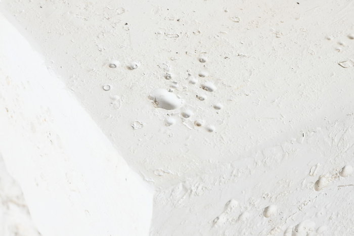 DKD Home Decor Mesita Auxiliar Magnesia Blanco DKD Home Decor Mesita Auxiliar Magnesia Blanco