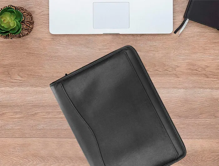 Q-connect Carpeta Portafolios Cremallera con Bolsa para Móvil y Tarjetero, Negro, 260x355 mm