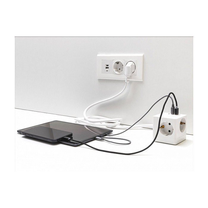 DeLOCK Extensión de Enchufe Cúbico 3 Tomas con Protección para Niños y USB, 1,5 m, Blanco