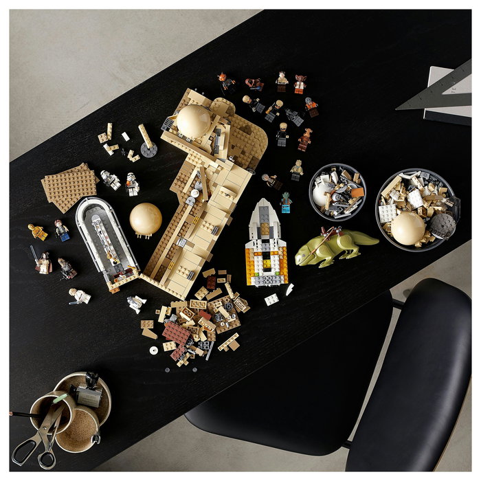 LEGO Star Wars Mos Eisley Cantina 75290 - Juego de Construcción 3187 Piezas con 21 Minifiguras