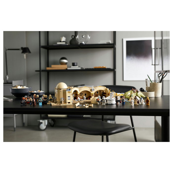 LEGO Star Wars Mos Eisley Cantina 75290 - Juego de Construcción 3187 Piezas con 21 Minifiguras