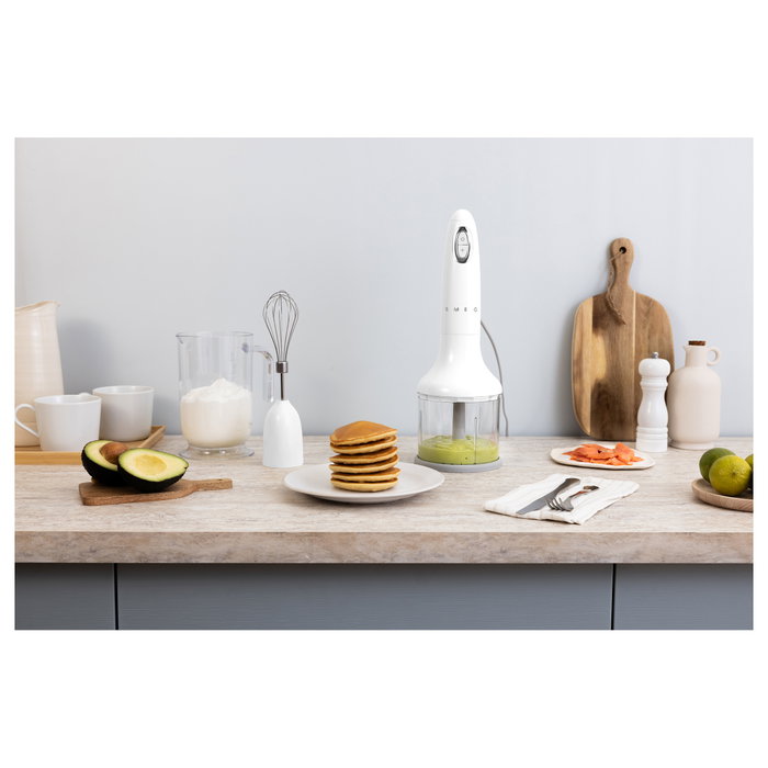 Smeg HBF03WHEU Batidora de Inmersión 700W con Vaso 1.4L y Picadora Blanco