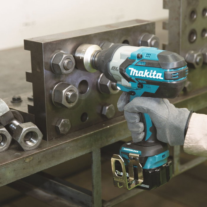 Makita DTW1001RTJ Llave de impacto inalámbrica con 2 baterías de 5.0 Ah