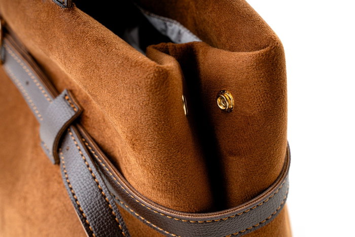 Vince Camuto Bolso Tote Suede Brown Piel de Polivinilo Marrón