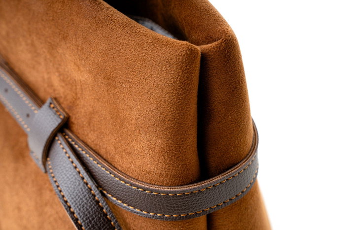 Vince Camuto Bolso Tote Suede Brown Piel de Polivinilo Marrón