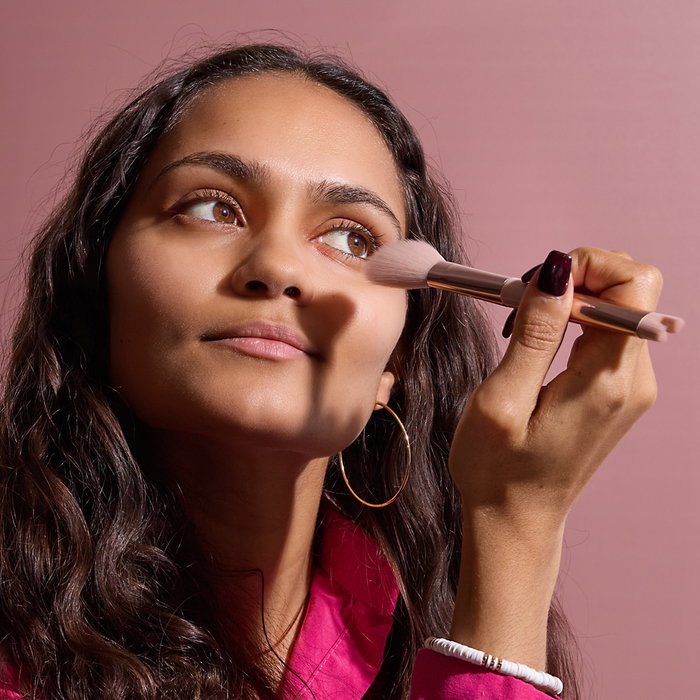 Cosmetic Club Brocha Contorno Nariz 2 en 1 - Pincel para Definir y Difuminar Laterales de la Nariz, Herramienta para Esculpir con Puntas Redondeada y Plana Tipo Horquilla, 15 cm