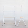Tooq iLOVE FS20207M-W Soporte de Suelo con Ruedas para TV 49-80 pulgadas, Blanco y Haya
