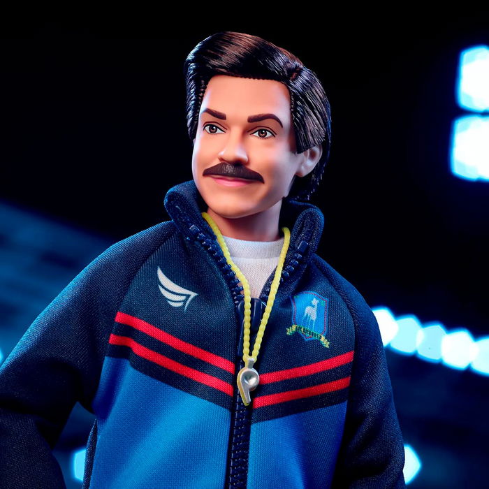 Barbie Ted Lasso Hjw91 Muñeco de Película con Chándal y Accesorios Barbie Ted Lasso Hjw91 Muñeco de Película con Chándal y Accesorios