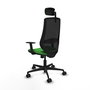 Silla de oficina Mardos con mecanismo Sincro tapizada con Tela color Verde y malla color Negro. Equipada con lumbar 1D, Brazos 1D, Cabecero 2D y Ruedas 65mm nailon