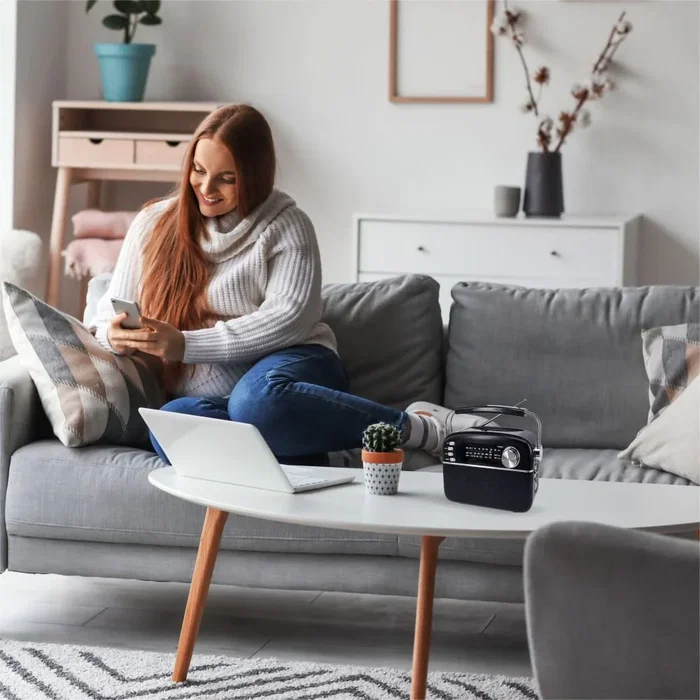 Manta RDI918B Radio Personal Analógica con Bluetooth 5.0, Sintoniza AM/FM/SO, Reproducción MP3, USB, Entrada Auxiliar, MicroSD, Batería, Color Negro y Plata