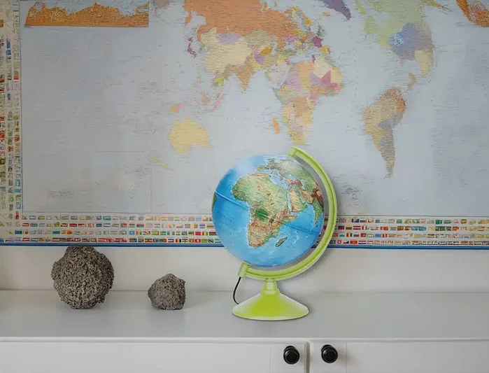 Liderpapel Globo terráqueo con luz físico y político de 20 cm de diámetro