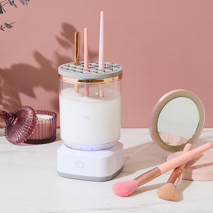 Cosmetic Club Limpiador de Brochas USB Autogiro