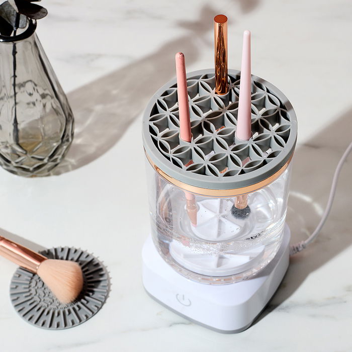 Cosmetic Club Limpiador de Brochas USB Autogiro